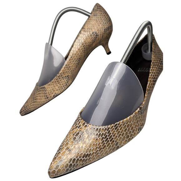 Stuart Weitzman Snakeskin Kitten Heel Sz 10 Tan Gray Leather Pointed Toe Luxury - Picture 1 of 13